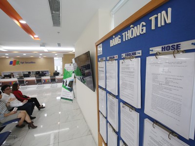 Một trong những giải pháp nâng cao chất lượng hàng hóa trên thị trường chứng khoán là nâng cao chất lượng công bố thông tin của các doanh nghiệp