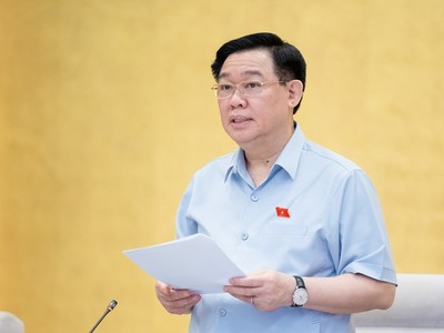 Chủ tịch Quốc hội Vương Đình Huệ phát biểu bế mạc phiên họp.