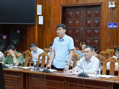 Ông Nguyễn Đức Thiện, Phó giám đốc Sở Kế hoạch và Đầu tư Quảng Bình phát biểu tại cuộc họp