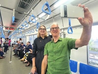 Đoàn các cơ quan đại diện nước ngoài trải nghiệm tuyến Metro số 1 TP.HCM