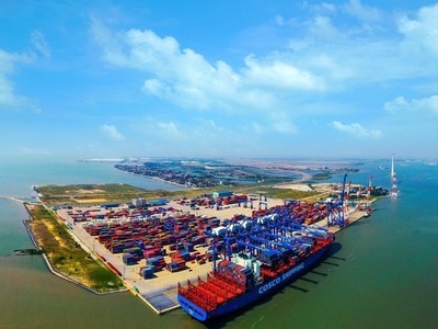 Một góc Bến cảng container quốc tế Tân Cảng Hải Phòng.