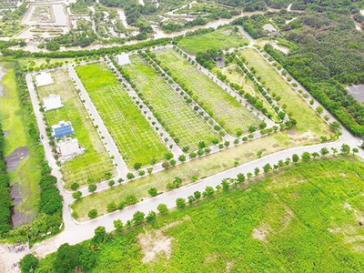 Bảng giá đất hàng năm là “tin mừng” đối với người dân, nhưng là áp lực lớn đối với các đơn vị thực thi. Ảnh: Dũng Minh 