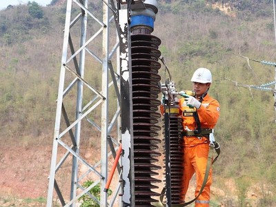 Liên tục có kỷ lục mới về công suất điện, cần làm tốt việc sử dụng điện tiết kiệm