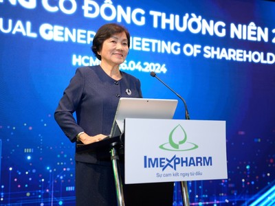 Thầy thuốc Nhân dân, Dược sĩ Trần Thị Đào, Tổng Giám đốc Imexpharm trong ĐHĐCĐ diễn ra hôm 26/4.