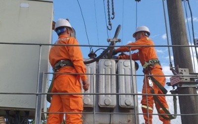 Nhu cầu điện tăng mạnh, dự án nguồn mới mờ mịt