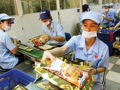 Công nhân làm việc trong một nhà máy ở Khu công nghiệp Biên Hòa 1 Ảnh: Lê Toàn