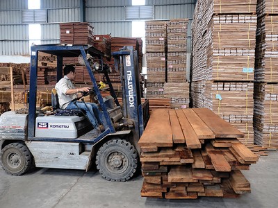 Khả năng tiếp cận vốn của doanh nghiệp và khả năng hấp thụ vốn của nền kinh tế còn gặp nhiều thách thức