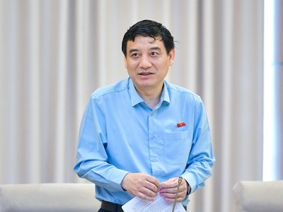 Chủ nhiệm Ủy ban Văn hóa, giáo dục Nguyễn Đắc Vinh.