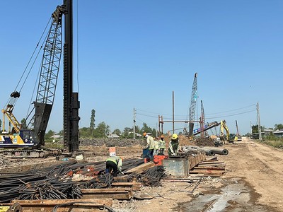 Thi công cao tốc Cao Lãnh - An Hữu, giai đoạn 1