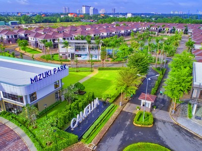 Tại phía Nam, nhiều dự án chung cư đang được gấp rút hoàn thiện để nhanh chóng đưa sản phẩm ra thị trường