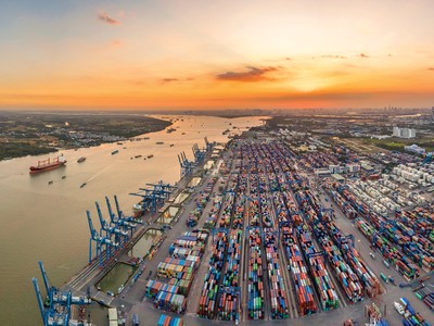 Gần 90% khối lượng hàng hóa thương mại của Việt Nam được vận chuyển bằng đường biển