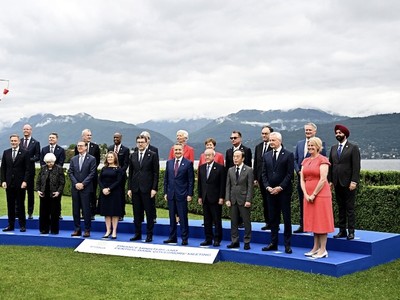 Các Bộ trưởng Tài chính và Thống đốc Ngân hàng Trung ương tại cuộc họp Bộ trưởng Tài chính G7 ở Stresa, Italia vào ngày 24/5/2024. Ảnh: AFP