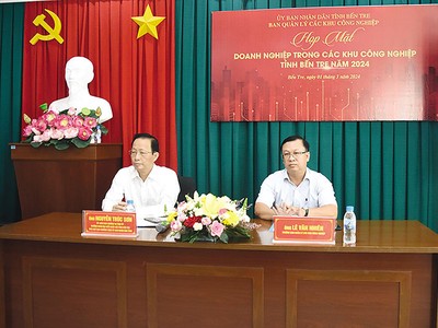 Lãnh đạo UBND tỉnh Bến Tre và Ban Quản lý các khu công nghiệp tỉnh thường xuyên điều hành các buổi làm việc tháo gỡ khó khăn cho doanh nghiệp trong khu công nghiệp.