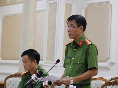 Ông Huỳnh Ngọc Quang, Phó trưởng Phòng Cảnh sát phòng cháy, chữa cháy -cứu nạn cứu hộ (PCCC-CNCH, PC07), Công an TP.HCM thông tin tại buổi Họp báo.