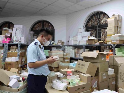 Thời gian qua, nhiều vụ việc bán hàng giả/hàng xâm phạm quyền sở hữu trí tuệ trên mạng đã bị triệt phá.