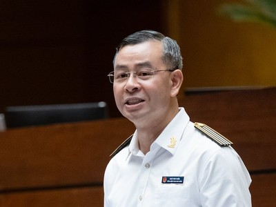 Tổng Kiểm toán Nhà nước Ngô Văn Tuấn lần đầu tiên đăng đàn trả lời chất vấn tại nghị trường Quốc hội - Ảnh Duy Linh