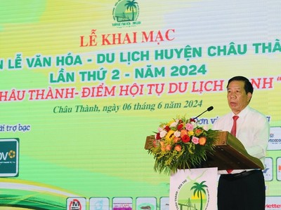 Ông Phạm Văn Sang - Chủ tịch UBND huyện, Trưởng Ban tổ chức Tuần lễ Văn hóa - Du lịch huyện Châu Thành lần 2/2024 phát biểu khai mạc