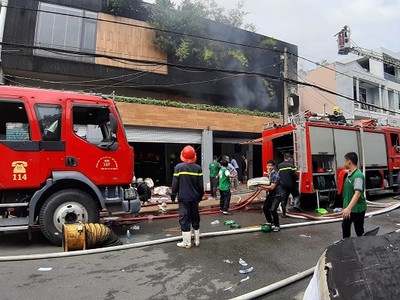 Hiện trường một sự cháy tại nhà ở riêng lẻ ở TP.HCM. (Ảnh: Lê Toàn)