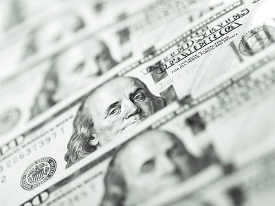 Tỷ giá tăng đáng lo với thị trường chứng khoán hơn lạm phát