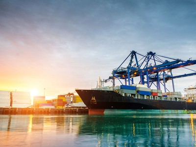 Năm 2024, mảng xuất nhập khẩu tăng trưởng tốt sẽ là tín hiệu rõ về nền kinh tế khởi sắc hơn