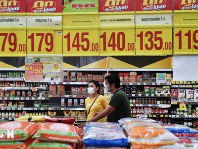 Gạo được bày bán tại một siêu thị ở Bangkok, Thái Lan. (Ảnh: AFP/TTXVN)