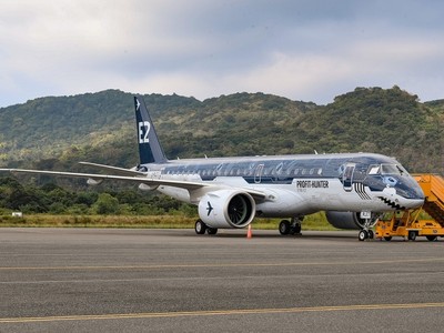 Một tàu bay Embraer 190 E2 tại sân bay Côn Đảo.
