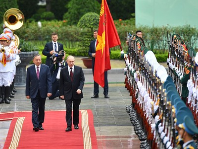 Lễ đón chính thức Tổng thống Nga Vladimir Putin thăm cấp Nhà nước tới Việt Nam