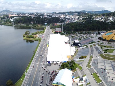 Trong những tháng đầu năm 2024, kinh tế tỉnh Lâm Đồng không mấy “sáng sủa” . Trong ảnh là Quảng trường Lâm Viên, Đà Lạt, tỉnh Lâm Đồng. Ảnh: Linh Đan