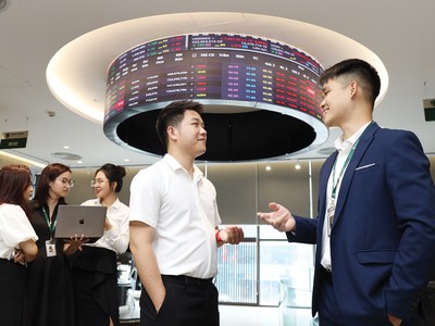 "Bệ đỡ" cho thị trường chứng khoán quý III