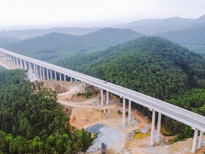 Một đoạn cao tốc Diễn Châu - Bãi Vọt. (Ảnh: Sỹ Hoà).