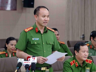 Đại tá Nguyễn Quang Phương thông tin về tình hình giải quyết vụ việc tại Tổng công ty Thuốc lá Việt Nam.