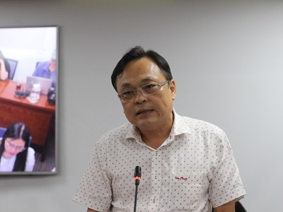 Ông Nguyễn Quốc Huy, Phó trưởng phòng Quản lý đô thị, UBND huyện Củ Chi thông tin trong buổi họp báo. Ảnh: Thành Nhân