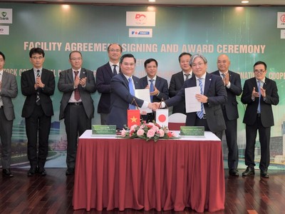 Vietcombank ký kết hợp đồng tín dụng 300 triệu USD với Ngân hàng Hợp tác quốc tế Nhật Bản (JBIC) để hỗ trợ cho các dự án năng lượng xanh và bảo vệ môi trường tại Việt Nam