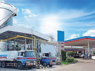 Bộ Công thương nói, doanh nghiệp quy mô quá nhỏ làm thương nhân đầu mối kinh doanh xăng dầu sẽ ít hiệu quả.