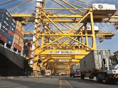 Tổng kim ngạch xuất nhập khẩu hàng hóa đến 15/7 vượt 402 tỷ USD, cán cân thương mại xuất siêu gần 12 tỷ USD.