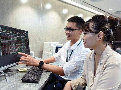 Chứng trường Việt dần lớn, các chứng sĩ theo đó trưởng thành hơn