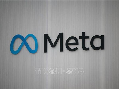 Biểu tượng của Tập đoàn Meta tại một hội nghị ở Davos, Thụy Sĩ. Ảnh: AFP/TTXVN