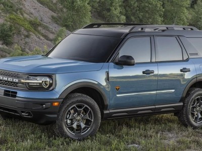 Hàng loạt xe Ford Bronco Sports và Maverick bị triệu hồi do pin 12 volt lắp trên xe không thể sử dụng.