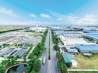 Các KCN của Viglacera luôn được đầu tư cơ sở hạ tầng đồng bộ hiện đại và đẩy đủ các dịch vụ tiện ích