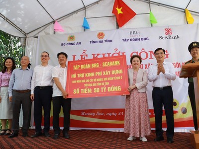 Lãnh đạo SeABank trao tặng nhà cho người nghèo tại tỉnh Hà Tĩnh 