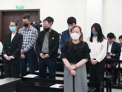 Cựu Chủ tịch Hội đồng quản trị Tập đoàn Vimedimex và 10 bị cáo bị đưa ra xét xử sơ thẩm.