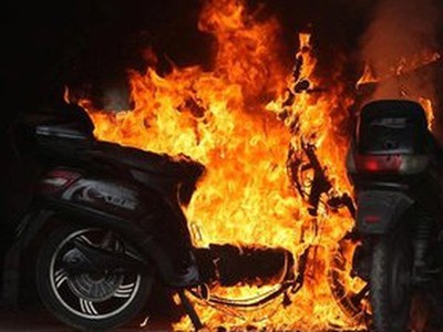 Hàn Quốc: Ứng dụng công nghệ mới ngăn ngừa cháy nổ xe điện