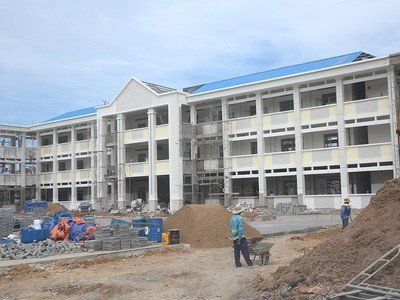 Một dự án xây dựng trường học tại TP.HCM - Ảnh: Lê Toàn