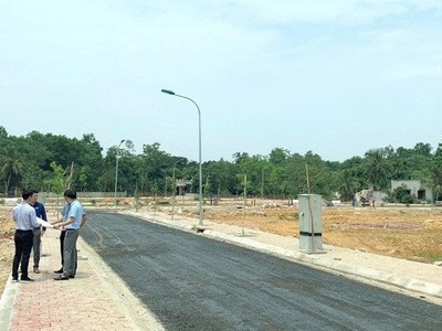 Nhà đầu tư 'toát mồ hôi' vì giá đất nền Hà Nội