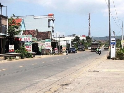 Quốc lộ 14B 'khuyết' vỉa hè, Đà Nẵng xử lý thế nào?