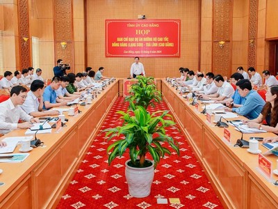 Quang cảnh cuộc họp Ban chỉ đạo Dự án đường bộ cao tốc Đồng Đăng (Lạng Sơn) – Trà Lĩnh (Cao Bằng).