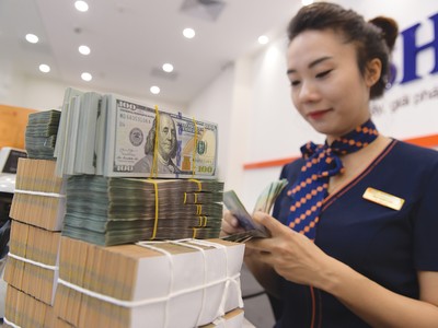 Tỷ giá USD/VND gần đây “hạ nhiệt”, thu hẹp mức tăng so với cuối năm 2023 xuống khoảng 3,5% 