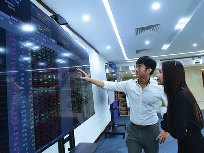 Cấu trúc lợi nhuận của ngành chứng khoán có chuyển biến tích cực trong nửa đầu năm 2024