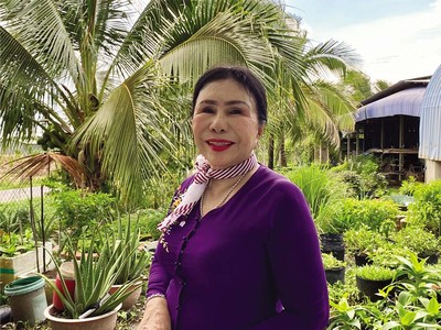 Dù đã “U80”, doanh nhân Võ Thị Lấn vẫn say sưa với công việc cùng các hoạt động xã hội từ thiện và chưa hề có ý định “về hưu”