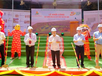 Các đại biểu làm lễ khởi công dự án Khu du lịch sinh thái Rú Lịnh